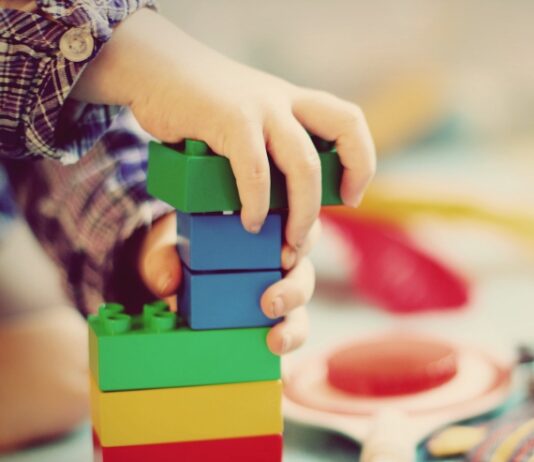 놀 곳 없는 장애 아동들, 어른들의 편견 탓 Disabled children have no place to play, due to the prejudices of adults.