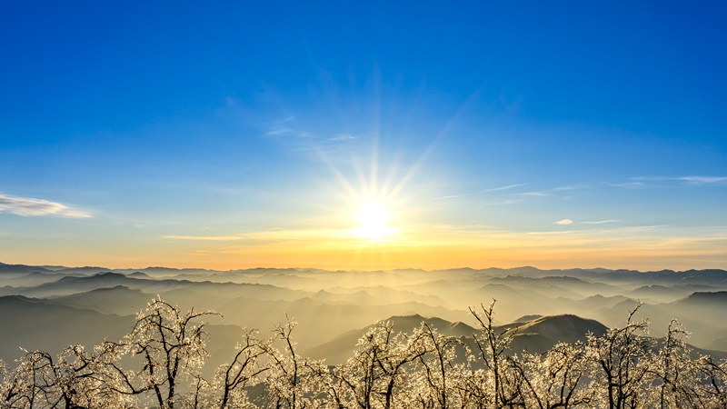 ▲ 강원 정선군 가리왕산 케이블카에서 바라본 해돋이 전경. This sunrise is seen from the Gariwangsan cable car on Garibongsan Mountain in Jeongseon-gun County, Gangwon-do Province. (Jeongseon County Office - 정선군청) 