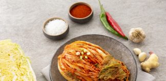 해외에서 사랑받는 한국 김치 – Kimchi’s growing global popularity and future