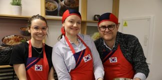 2027년까지 세계 한식산업 규모 300조 원 수준으로 확대 – Strategy to raise food industry’s value to KRW 300B by 2027 2027년까지 세계 한식산업 규모 300조 원 수준으로 확대 - Strategy to raise food industry's value to KRW 300B by 2027