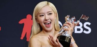 Blossoming Rosé BLACKPINK: ‘APT.’ wins Song of the Year at MTV VMAs – 로제 ‘아파트’ MTV VMA ‘올해의 노래’ 수상···K-팝 가수 최초 Blossoming Rosé BLACKPINK: 'APT.' wins Song of the Year at MTV VMAs - 로제 '아파트' MTV VMA '올해의 노래' 수상···K-팝 가수 최초