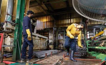 외국인 근로자 3명 중 1명, ‘월 300만 원’ 넘게 받는다 – 6.9% of foreign workers in 2025 made over KRW 3M per month 외국인 근로자 3명 중 1명, '월 300만 원' 넘게 받는다 - 6.9% of foreign workers in 2025 made over KRW 3M per month