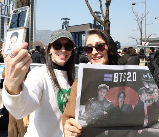 외국인 10명 중 7명 ‘한류에 매료’···한국 대표 이미지 ‘K-팝’ – 70% of people worldwide positively view Hallyu led by K-pop 외국인 10명 중 7명 '한류에 매료'···한국 대표 이미지 'K-팝' - 70% of people worldwide positively view Hallyu led by K-pop