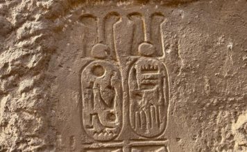 한국 발굴팀, 이집트 신전서 ‘람세스 2세’ 이름 새긴 상형문자 발견 – Korean team makes major finding at ancient temple in Egypt 한국 발굴팀, 이집트 신전서 ‘람세스 2세’ 이름 새긴 상형문자 발견 - Korean team makes major finding at ancient temple in Egypt