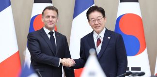 한·프랑스 정상, 서울서 회담···”호르무즈 해협 내 안전한 해상수송로 확보 협력” – Presidents Lee, Macron pledge cooperation to secure safe maritime routes in the Strait of Hormuz 한·프랑스 정상, 서울서 회담···"호르무즈 해협 내 안전한 해상수송로 확보 협력" - Presidents Lee, Macron pledge cooperation to secure safe maritime routes in the Strait of Hormuz