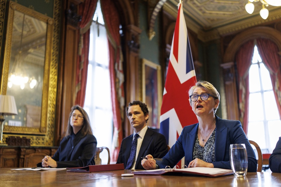 40개국 외무장관 회의, 호르무즈 개방 논의···한국도 참여 – Over 40 countries including Korea discuss reopening Hormuz 40개국 외무장관 회의, 호르무즈 개방 논의···한국도 참여 - Over 40 countries including Korea discuss reopening Hormuz