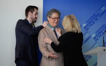 칸 심사위원장 박찬욱, 프랑스 최고 문화예술 공로 훈장···한국인 네 번째 – Director Park Chan-wook is 4th Korean to win France’s top culture award 칸 심사위원장 박찬욱, 프랑스 최고 문화예술 공로 훈장···한국인 네 번째 - Director Park Chan-wook is 4th Korean to win France's top culture award