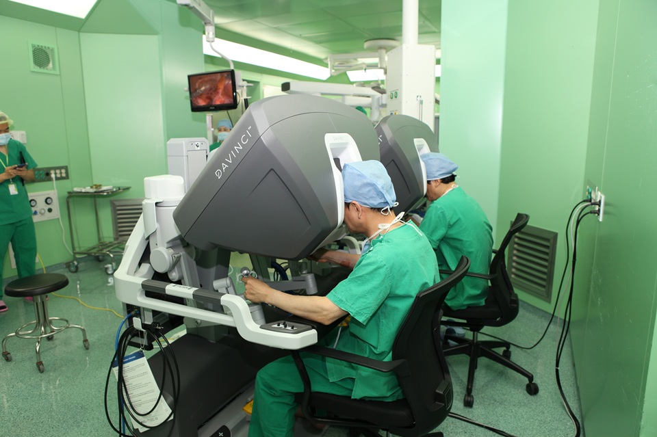 ▲ 서울 강동구 중앙보훈병원 로봇 수술실. Robotic surgery room at VHS Medical Center in Seoul's Gangdong-gu District. (VHS Medical Center - 중앙보훈병원)