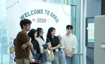 교육부, 외국인 유학생 정책 ‘질적 전환’···교육의 질·우수인재 양성 강화 – Korea Shifts Foreign Student Policy From Quantity to Quality···Education Ministry to Focus on Talent Development ▲ 교육부가 외국인 유학생 정책의 ‘질적 전환’을 본격화하기 위한 ‘외국인유학생 인재양성 혁신 전략’을 8일 발표했다. 사진은 지난달 27일 성균관대학교 인문사회과학캠퍼스 국제관에서열린 2026학년도 후기 외국인 신입생 웰컴파티. The Ministry of Education on Sept. 8 announced a strategy for developing international student talent through a qualitative-based policy shift. Shown is a welcoming party for foreign freshmen in the second semester of the 2026 academic year held on Aug. 27 at the Humanities and Social Sciences Campus of Sungkyunkwan University in Seoul's Jongno-gu District. (Sungkyunkwan University - 성균관대학교)