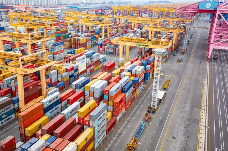 한국 8월 수출 982억 달러···반도체 수출 역대 최대, 3개월 연속 900억 달러 돌파 – Korea’s August Exports Reach USD 98.25 Billion···Record Semiconductor Exports Drive 3rd Straight Month Above USD 90 Billion 한국 8월 수출 982억 달러···반도체 수출 역대 최대, 3개월 연속 900억 달러 돌파 - Korea’s August Exports Reach USD 98.25 Billion···Record Semiconductor Exports Drive 3rd Straight Month Above USD 90 Billion