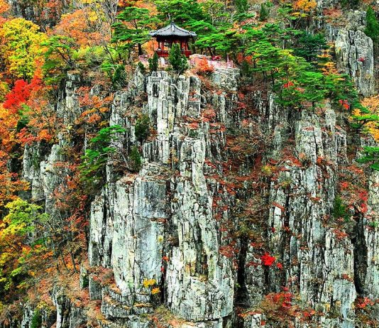 #경상북도 #포항 #내연산 – “I Thought This Was Zhangjiajie!” — A Stunning Autumn Hike in Pohang
